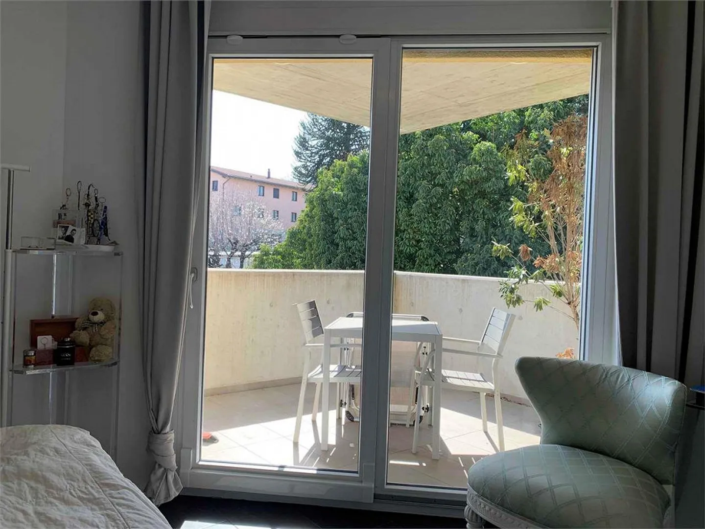 Elegante 3,5 Zimmer mit schöner Aussicht und maximaler Ruhe - Foto 9 von 13