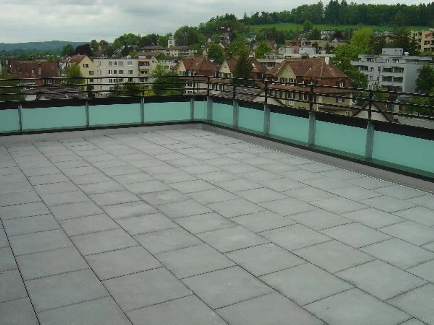 Appartement moderne avec grande terrasse sur le toit de 50 m2 *Louer sans dépôt* - Photo 4 sur 4
