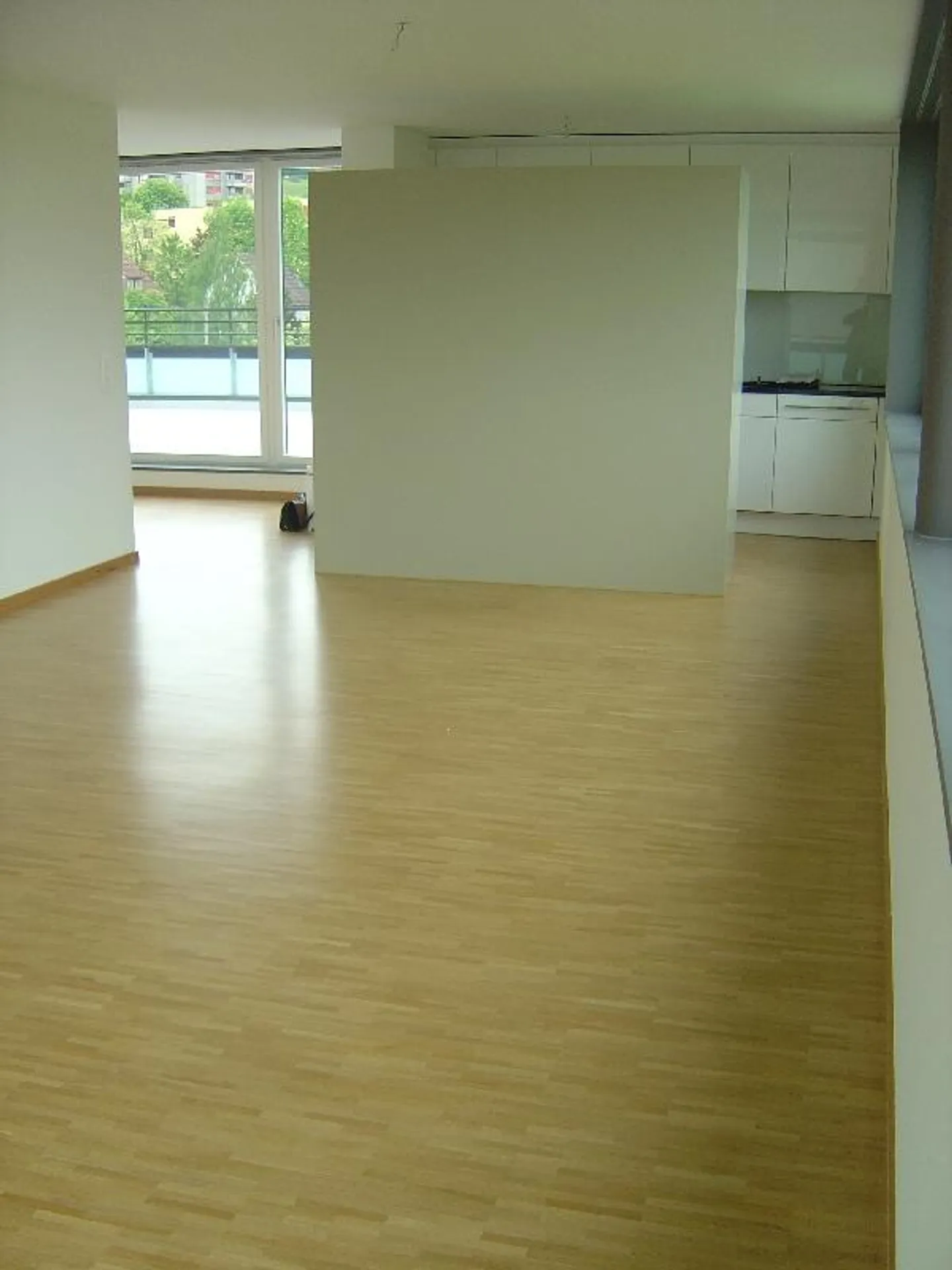Appartement moderne avec grande terrasse sur le toit de 50 m2 *Louer sans dépôt* - Photo 2 sur 4