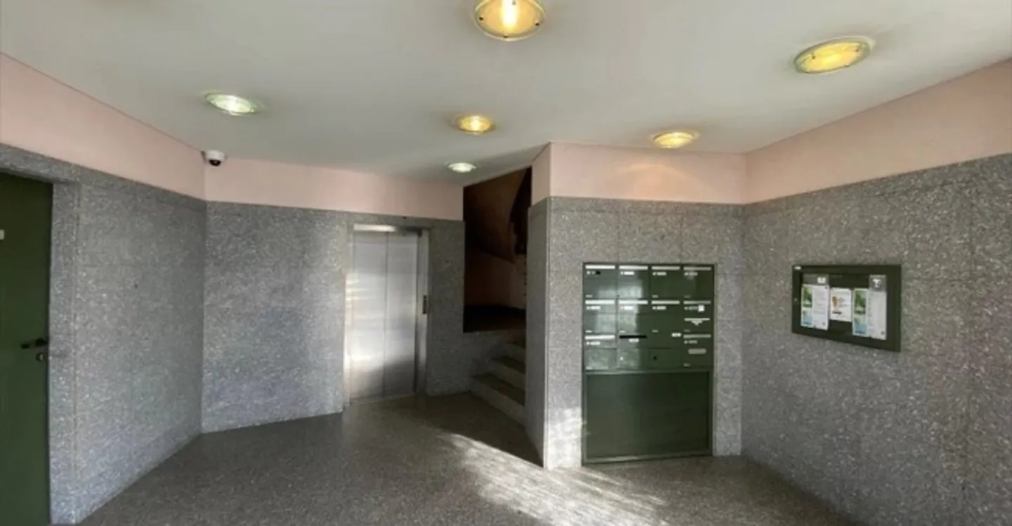 «Bureau 6 pièces» - Photo 1 sur 13