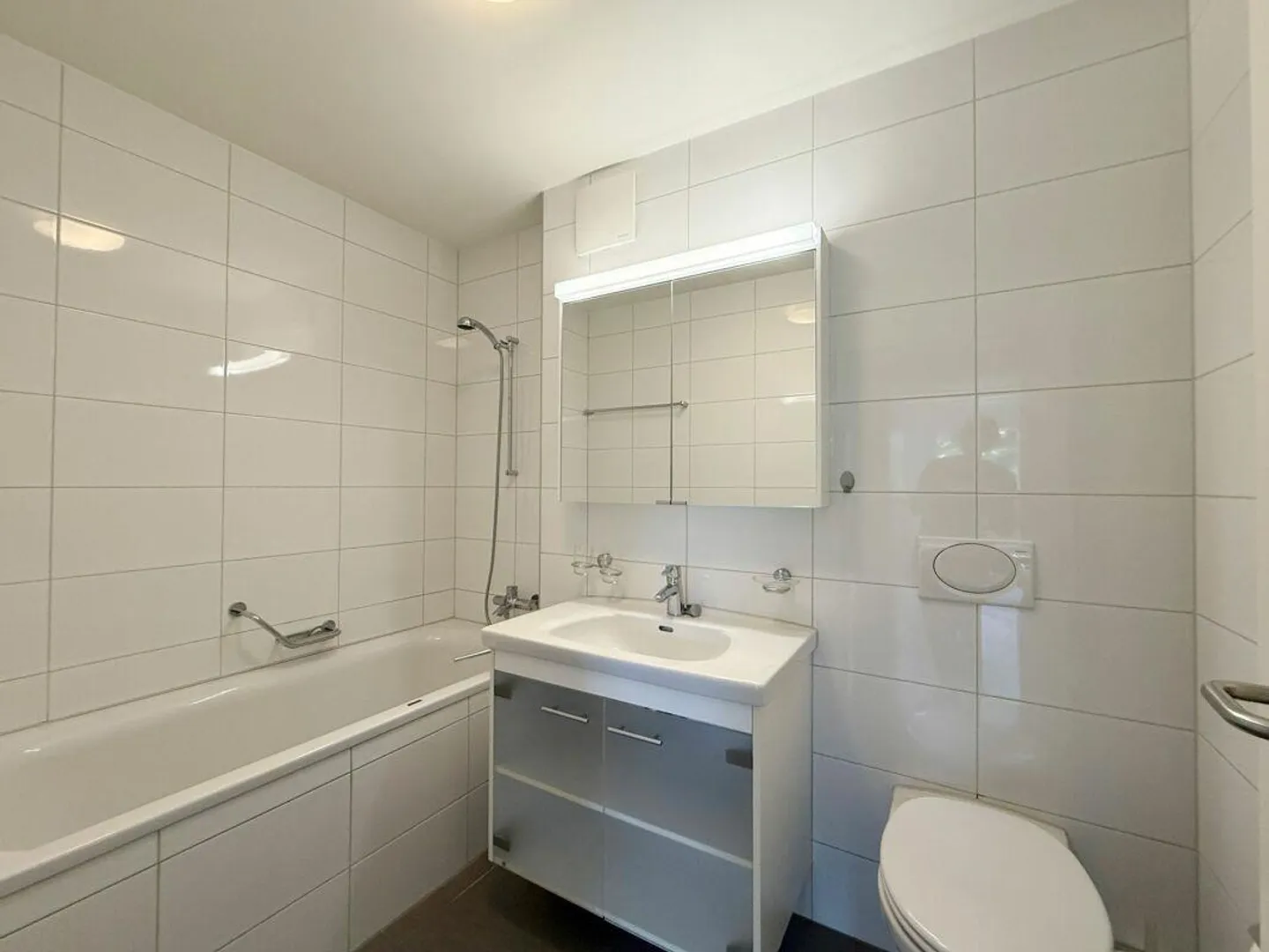 Bel appartement avec balcon et place de parking - Photo 6 sur 9