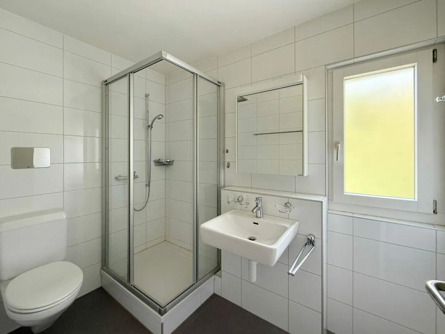 Bel appartement avec balcon et place de parking - Photo 7 sur 9