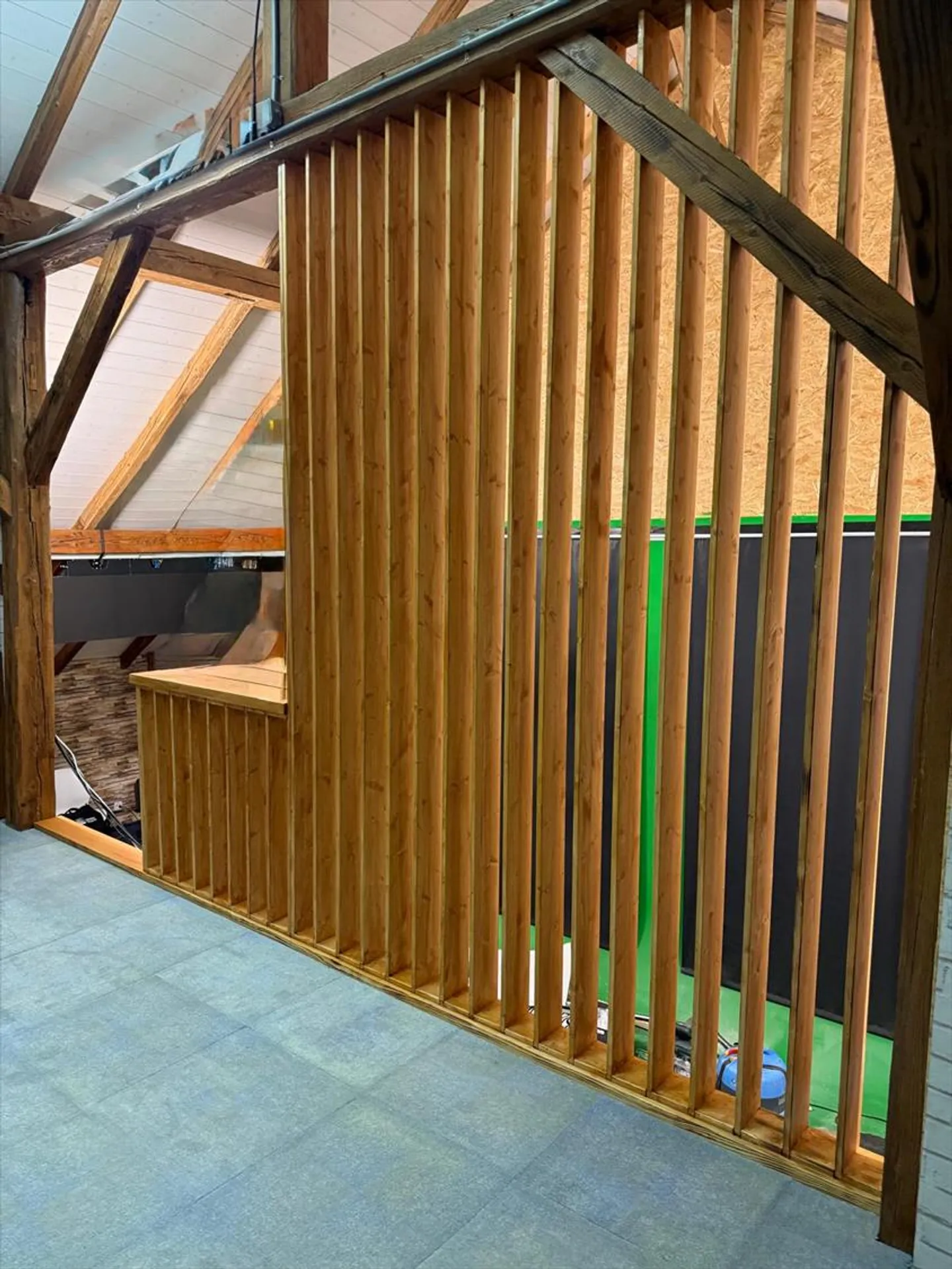 Gewerbliches Mietgebäude mit Parkplätzen. - Foto 10 von 22