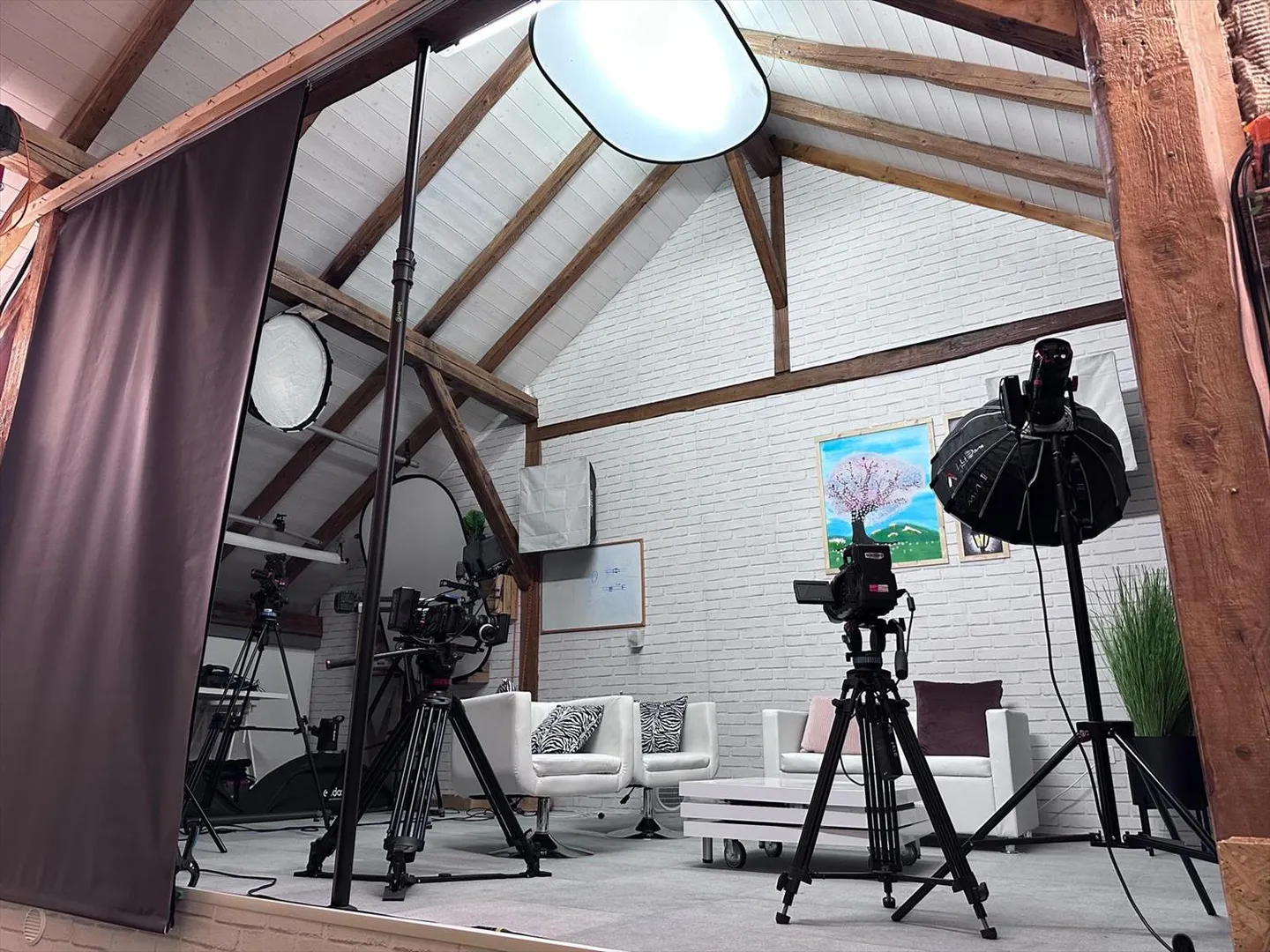 Gewerbliches Mietgebäude mit Parkplätzen. - Foto 11 von 22