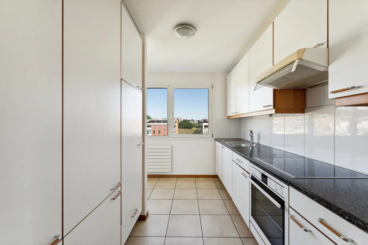 Appartement Charmant avec Balcon - Photo 4 sur 8