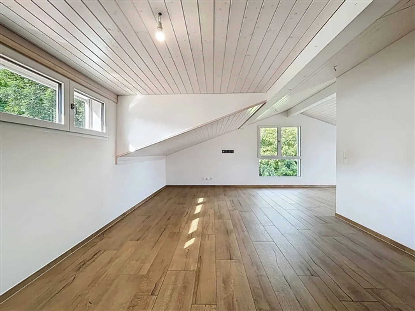 Appartamento 3,5 locali al 2° piano di un piccolo edificio con 3 appartamenti - Foto 2 di 10