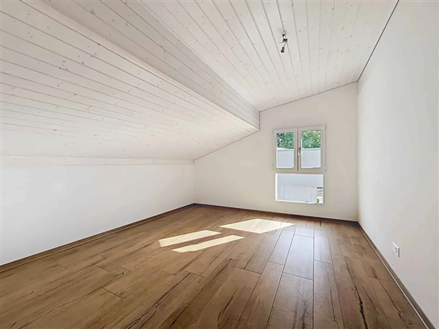 Appartamento 3,5 locali al 2° piano di un piccolo edificio con 3 appartamenti - Foto 5 di 10