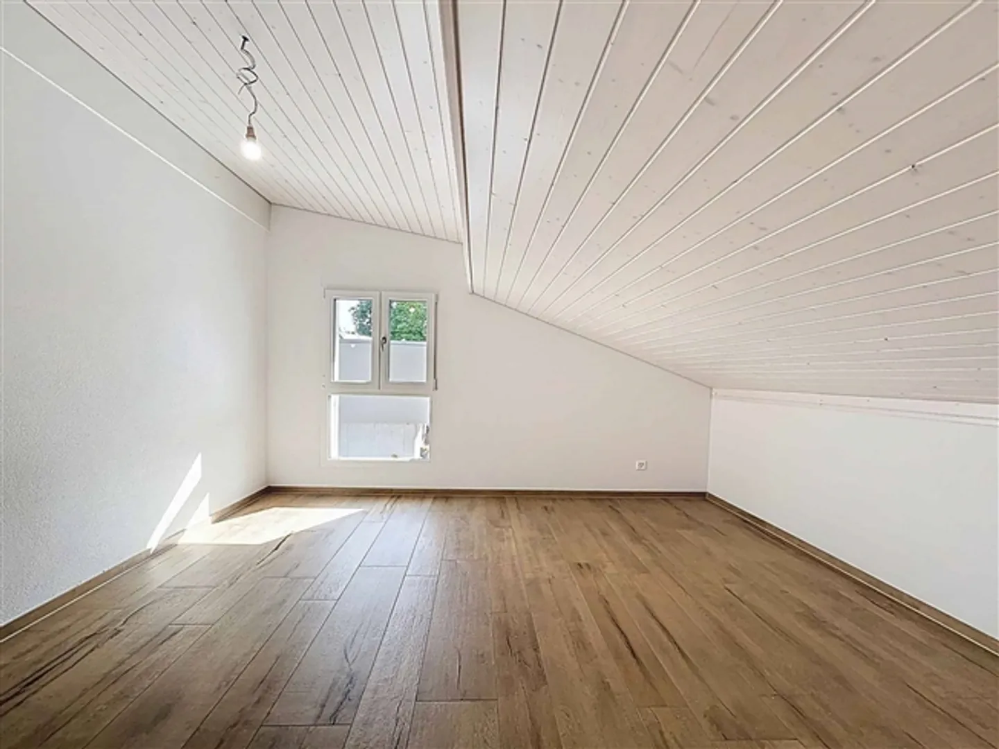 Appartamento 3,5 locali al 2° piano di un piccolo edificio con 3 appartamenti - Foto 6 di 10