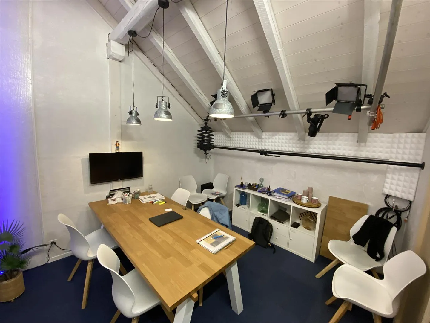 Gewerbliches Mietgebäude mit Parkplätzen. - Foto 13 von 22