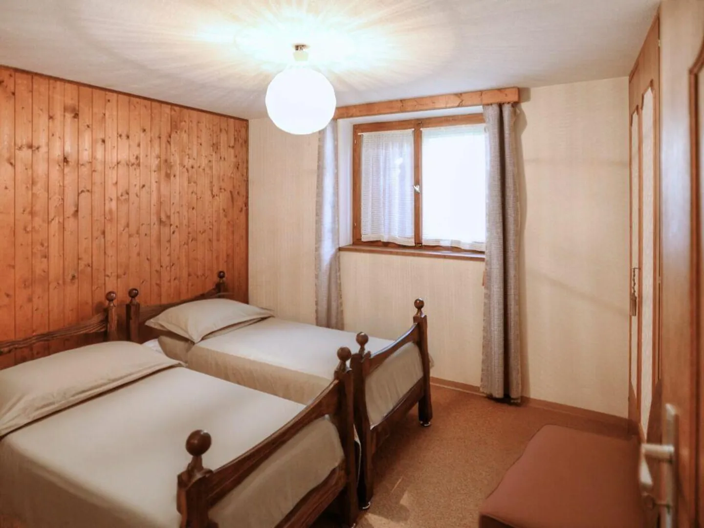 Chalet de montagne avec deux unités séparées, jardin et vue - Photo 4 sur 11