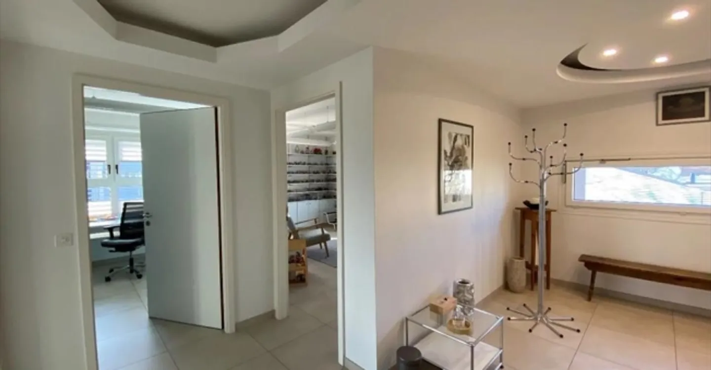 «Bureau 6 pièces» - Photo 11 sur 13