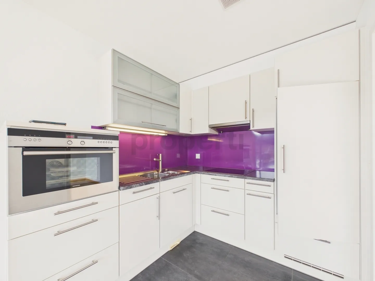 Newly renovated 2.5-room condominium with Minergie standard, Safenwil - Photo 2 of 7