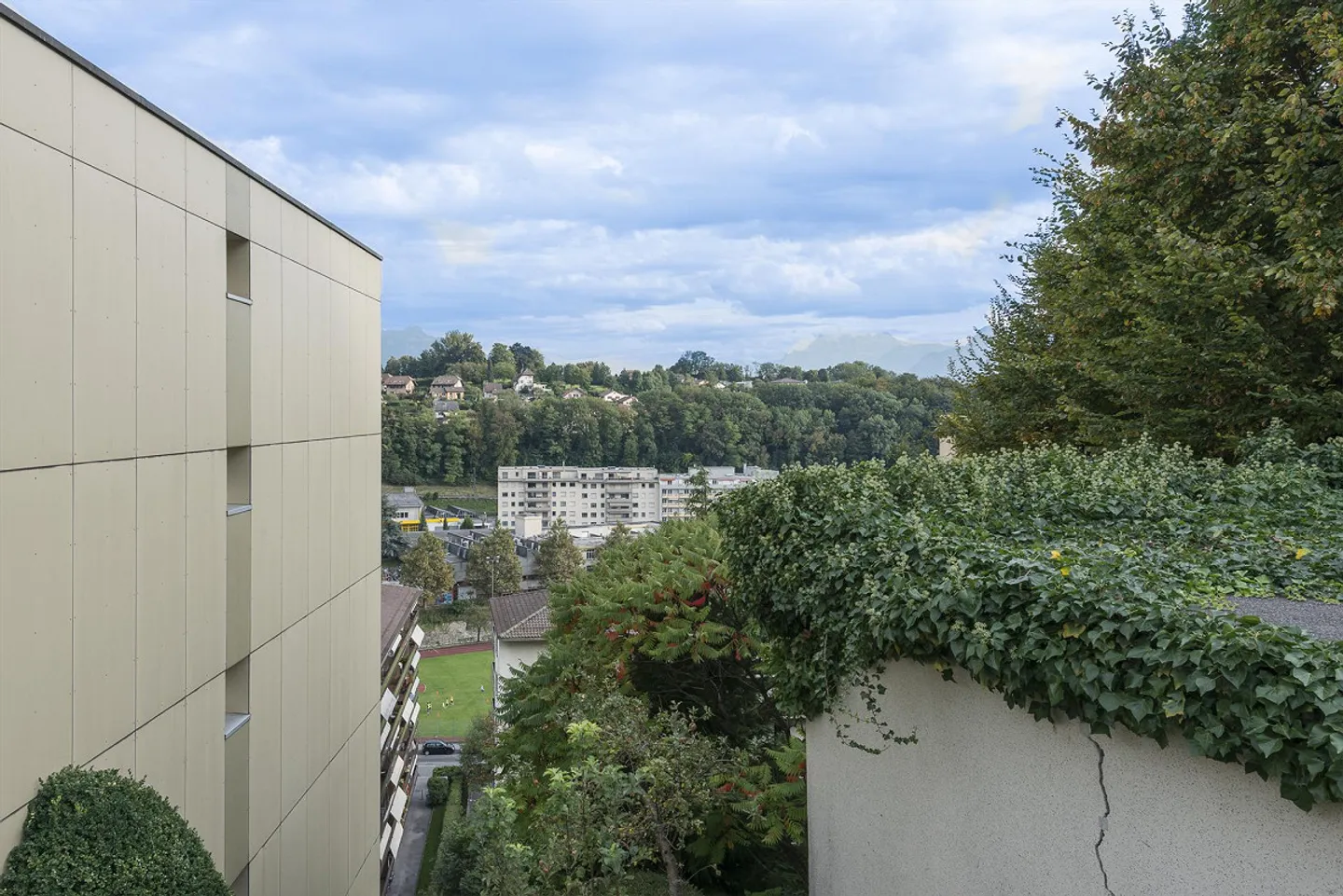 Garage for Rent in Switzerland - Photo 2 of 3