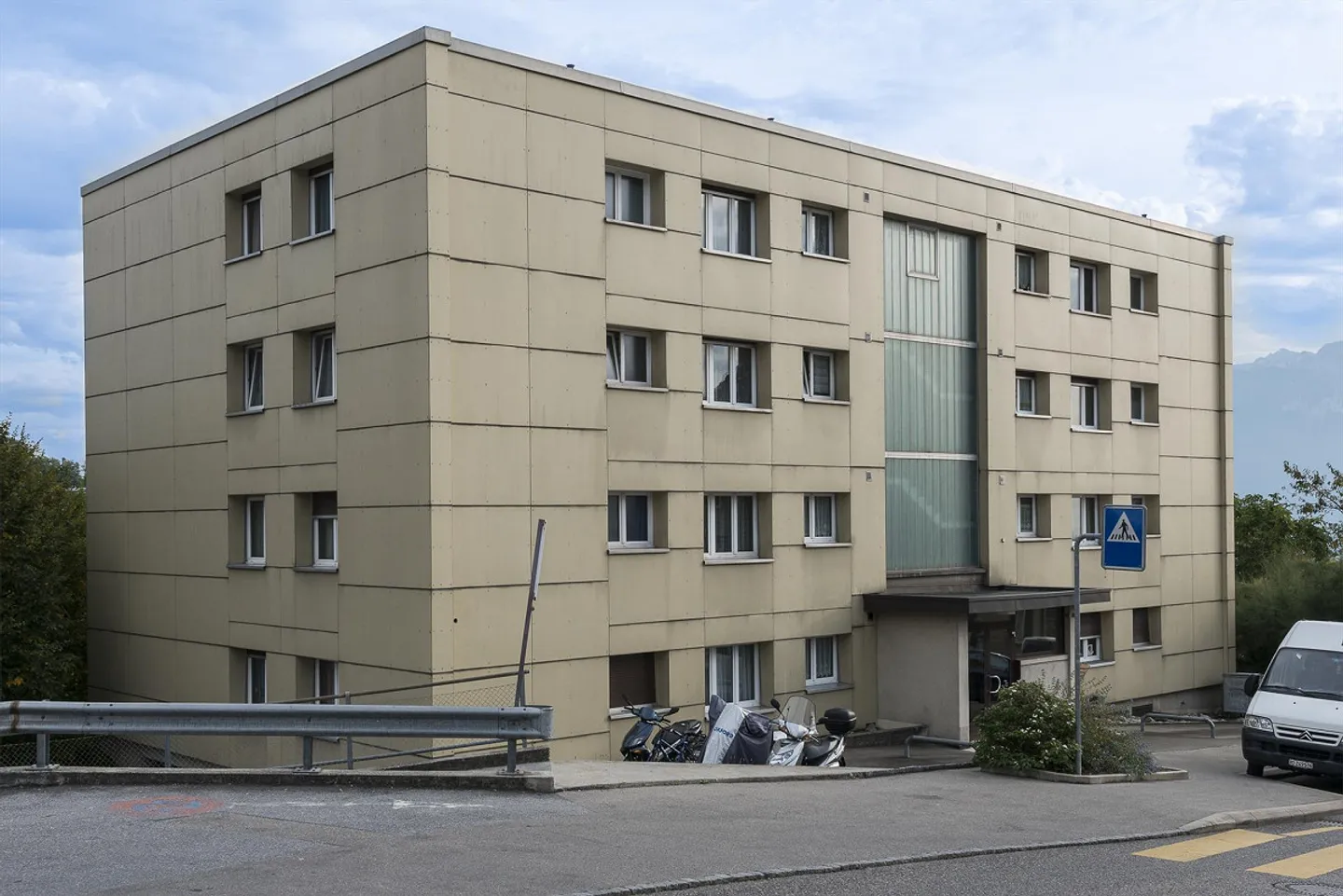 Garage for Rent in Switzerland - Photo 1 of 3