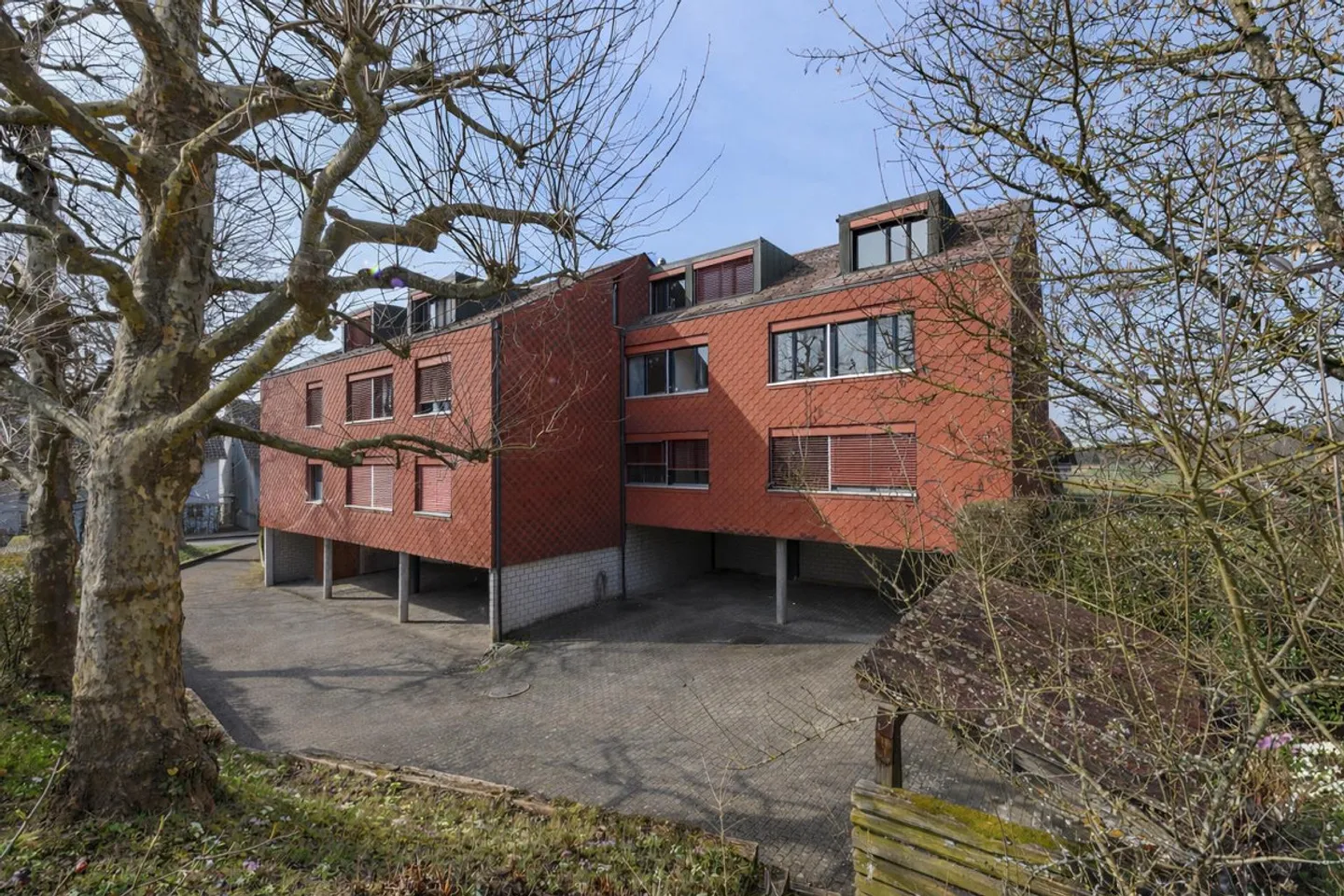 Maison Multi-Familiale avec Jardin - Photo 3 sur 18