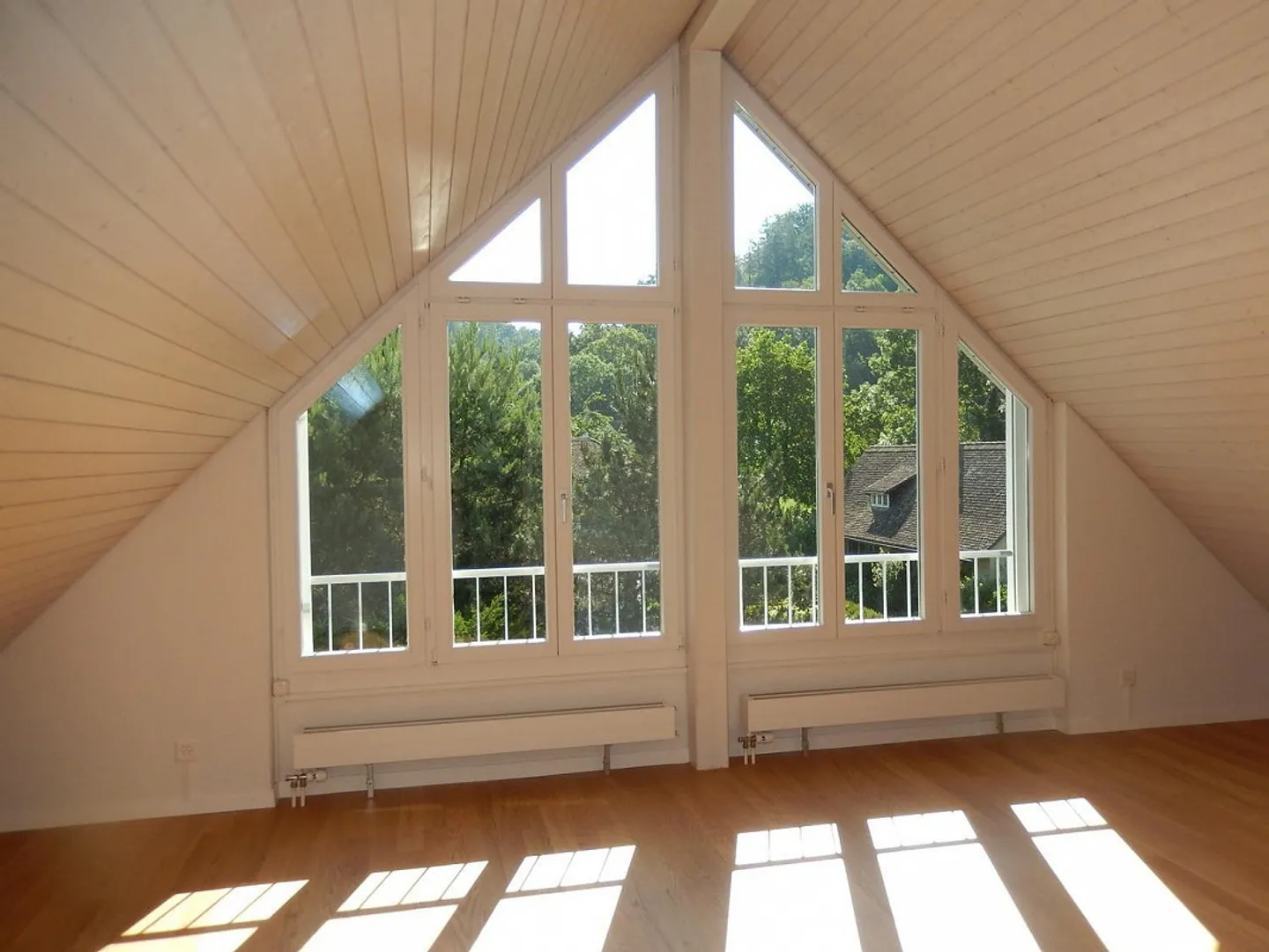 3.5-Room Maisonette Apartment with a View of the Green - Photo 6 of 9