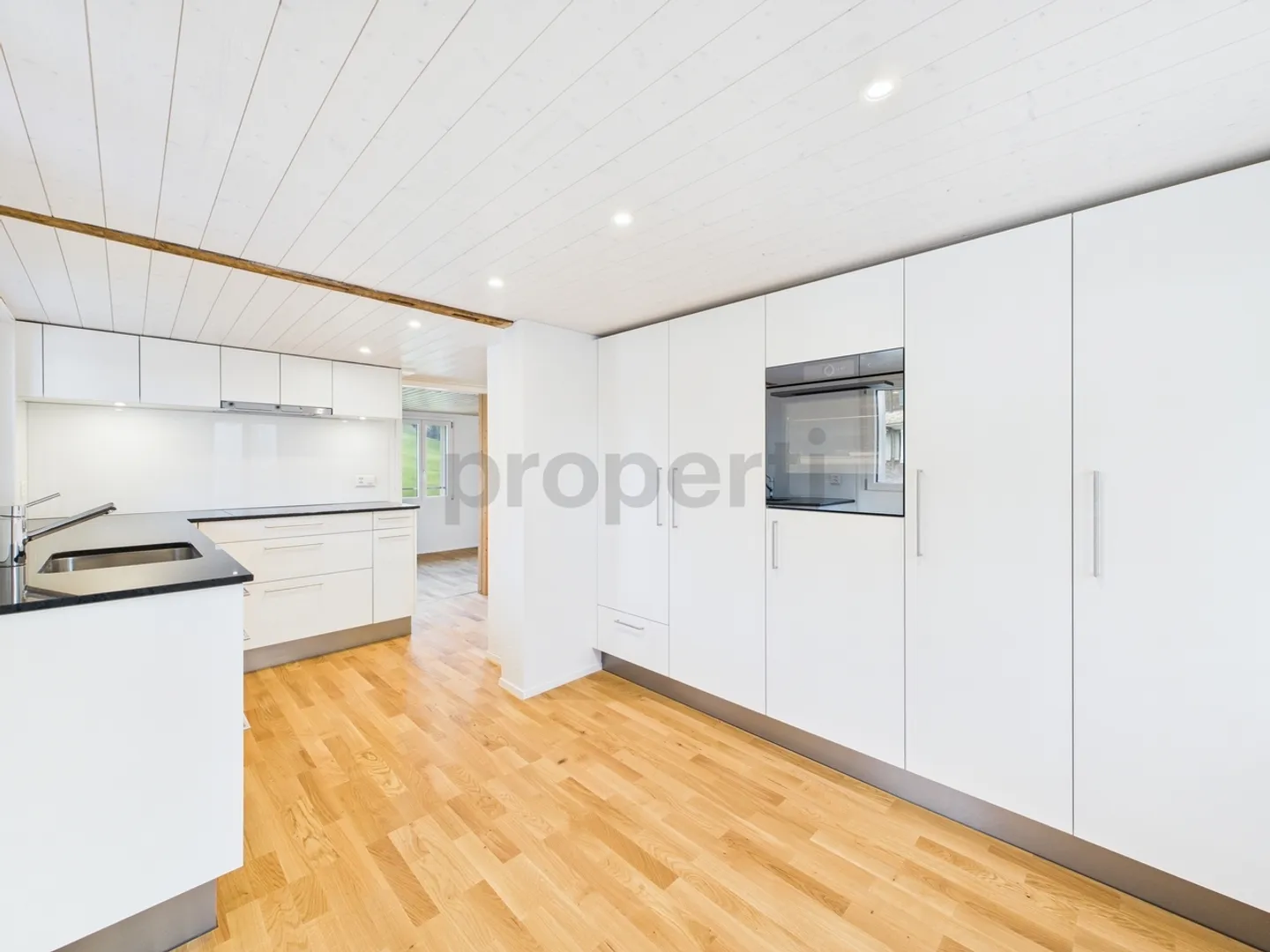 Appartamento duplex ristrutturato di 3,5 locali in una posizione fiscalmente favorevole - Foto 2 di 12