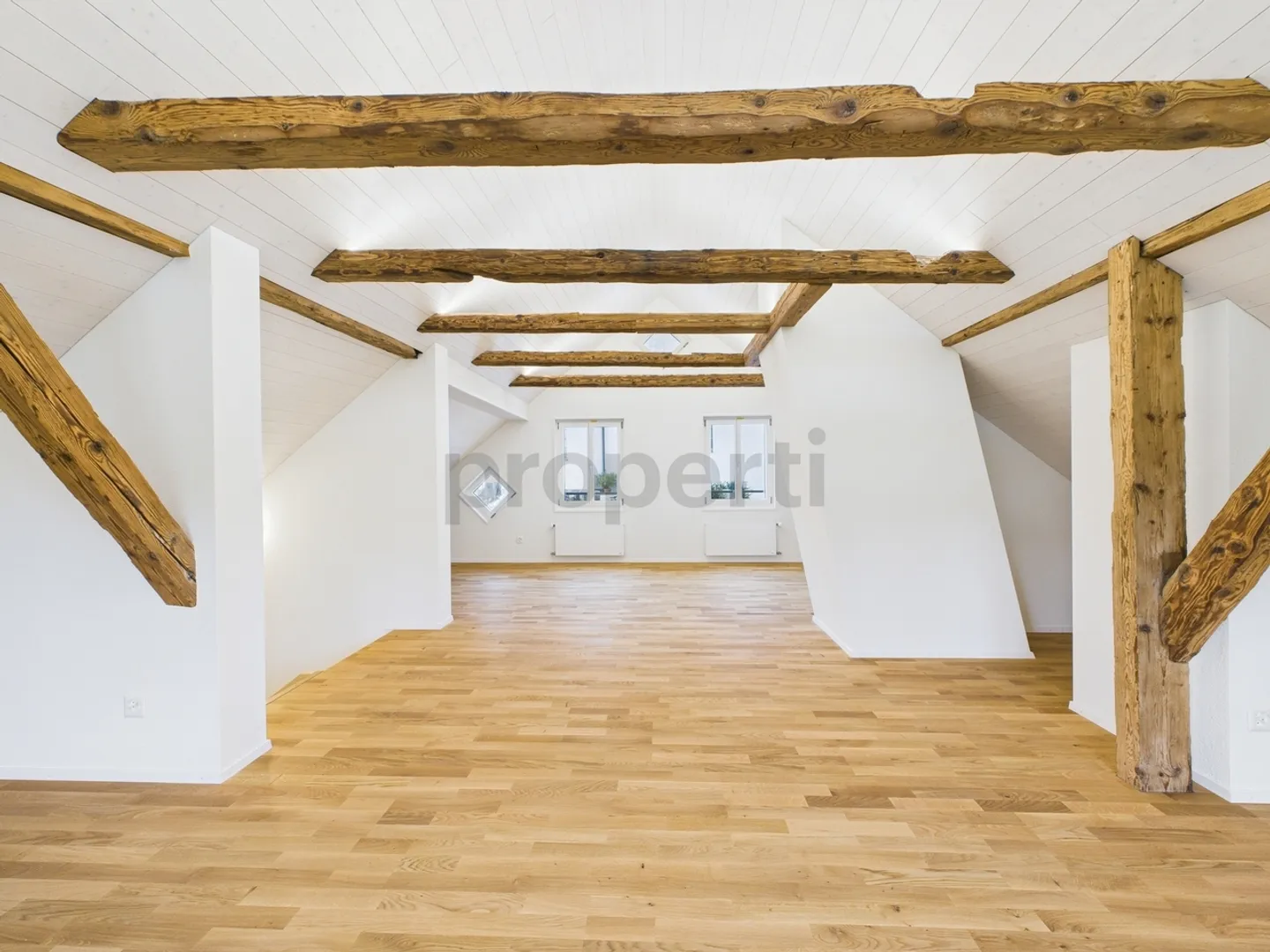 Appartamento duplex ristrutturato di 3,5 locali in una posizione fiscalmente favorevole - Foto 4 di 12