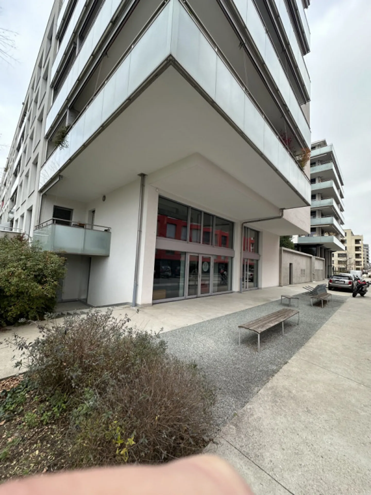 Espace commercial moderne - Profitez de la baisse des taux d'intérêt et des prix ! - Photo 1 sur 7