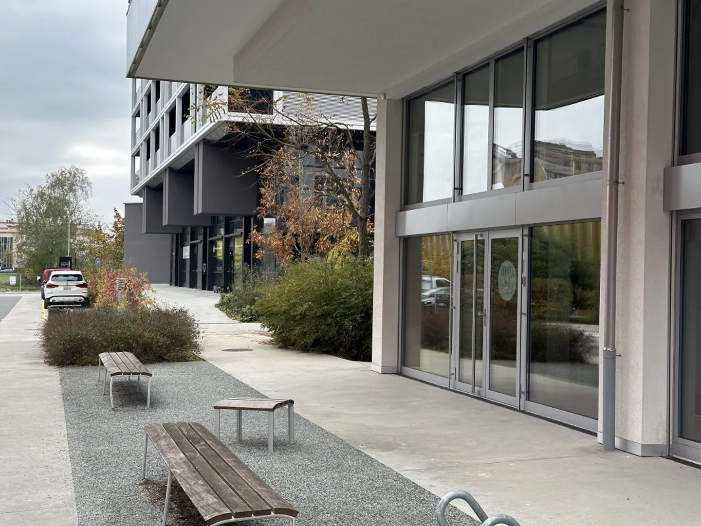 Espace commercial moderne - Profitez de la baisse des taux d'intérêt et des prix ! - Photo 4 sur 7