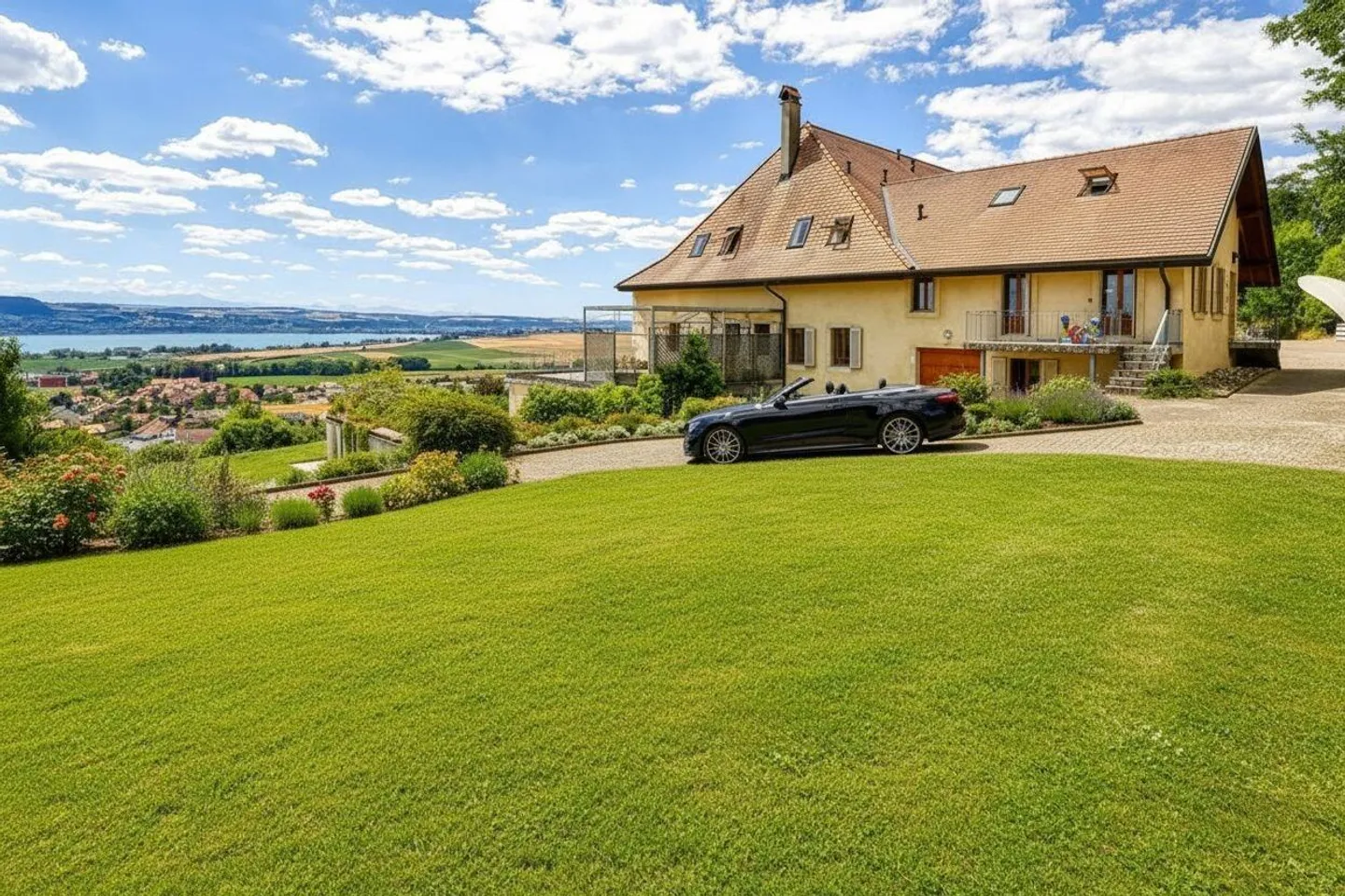 Residenza triplex straordinaria con vista panoramica sul lago - Foto 1 di 13