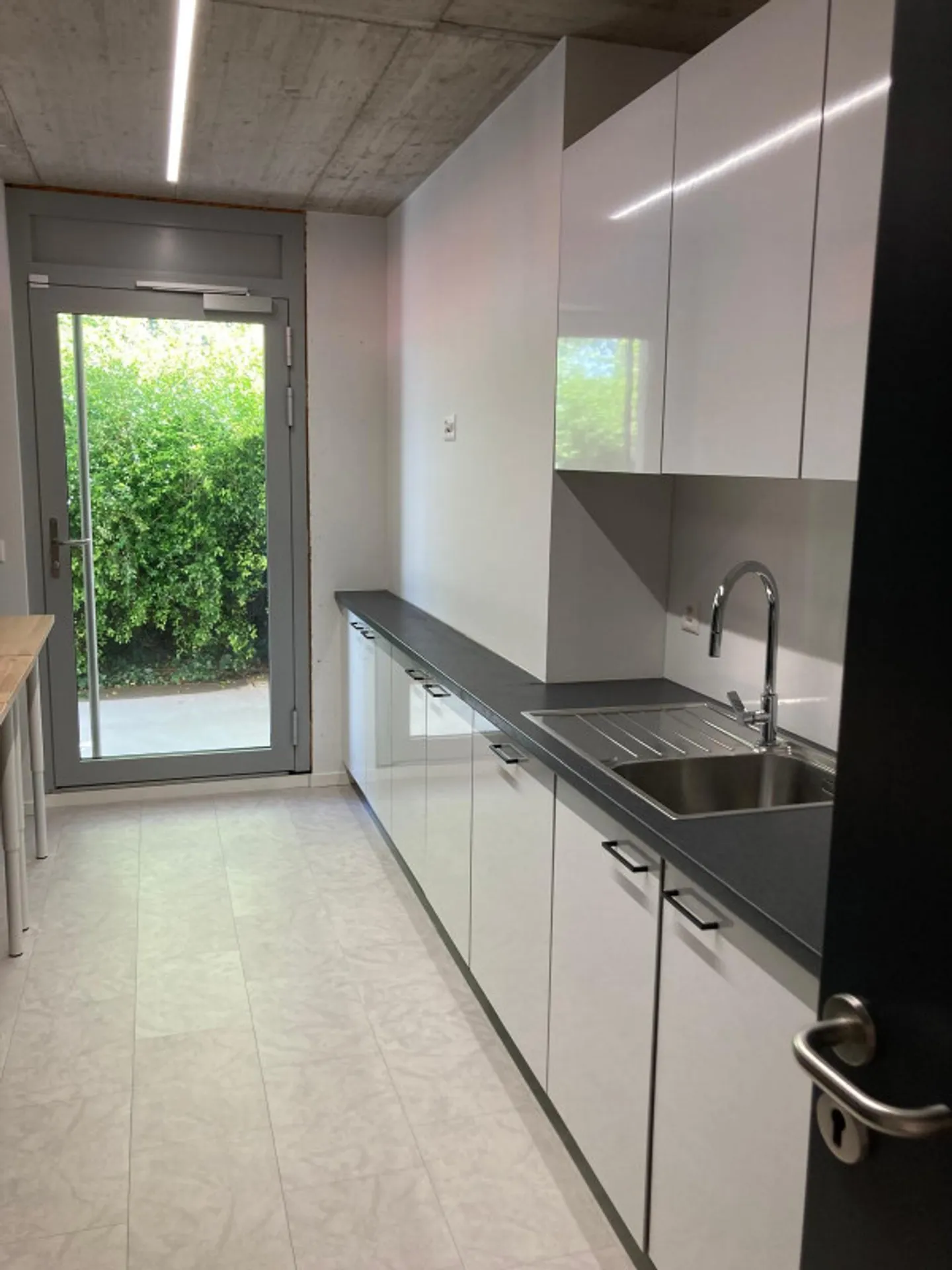 Espace commercial moderne - Profitez de la baisse des taux d'intérêt et des prix ! - Photo 6 sur 7