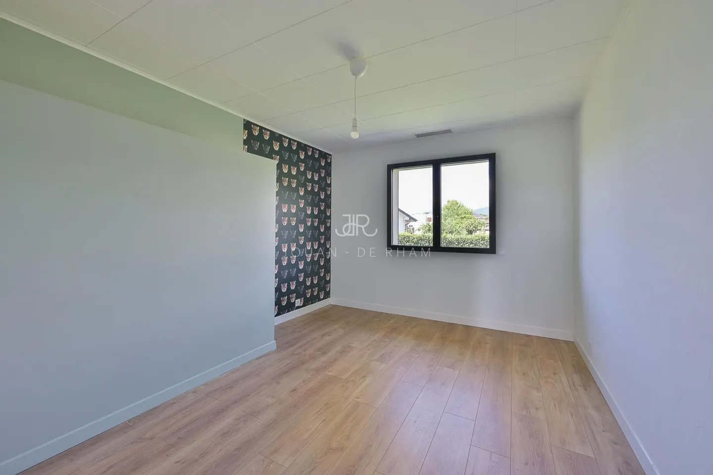 Crassier | Maison familiale entièrement rénovée - Photo 5 of 13