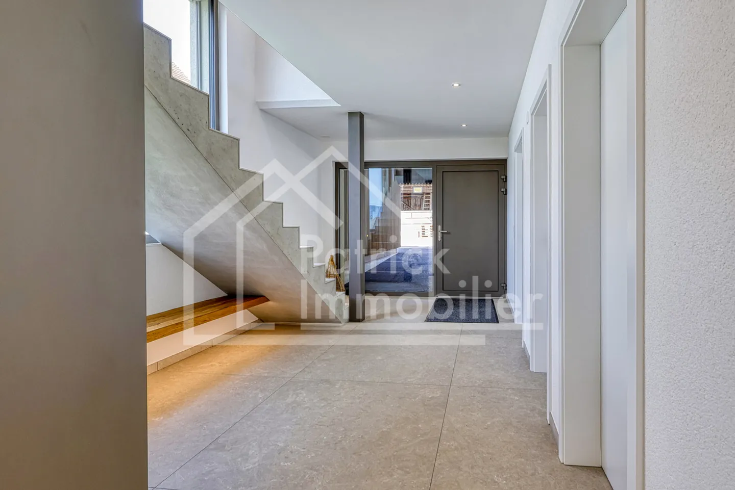 Contemporary Villa in Montavon - Photo 5 of 33