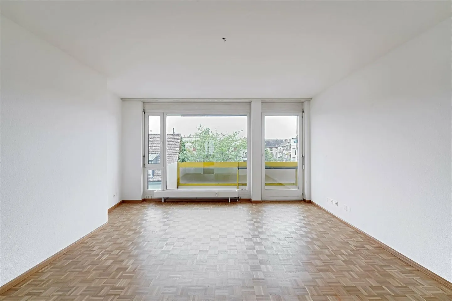 Apartment for rent - Photo 2 of 5