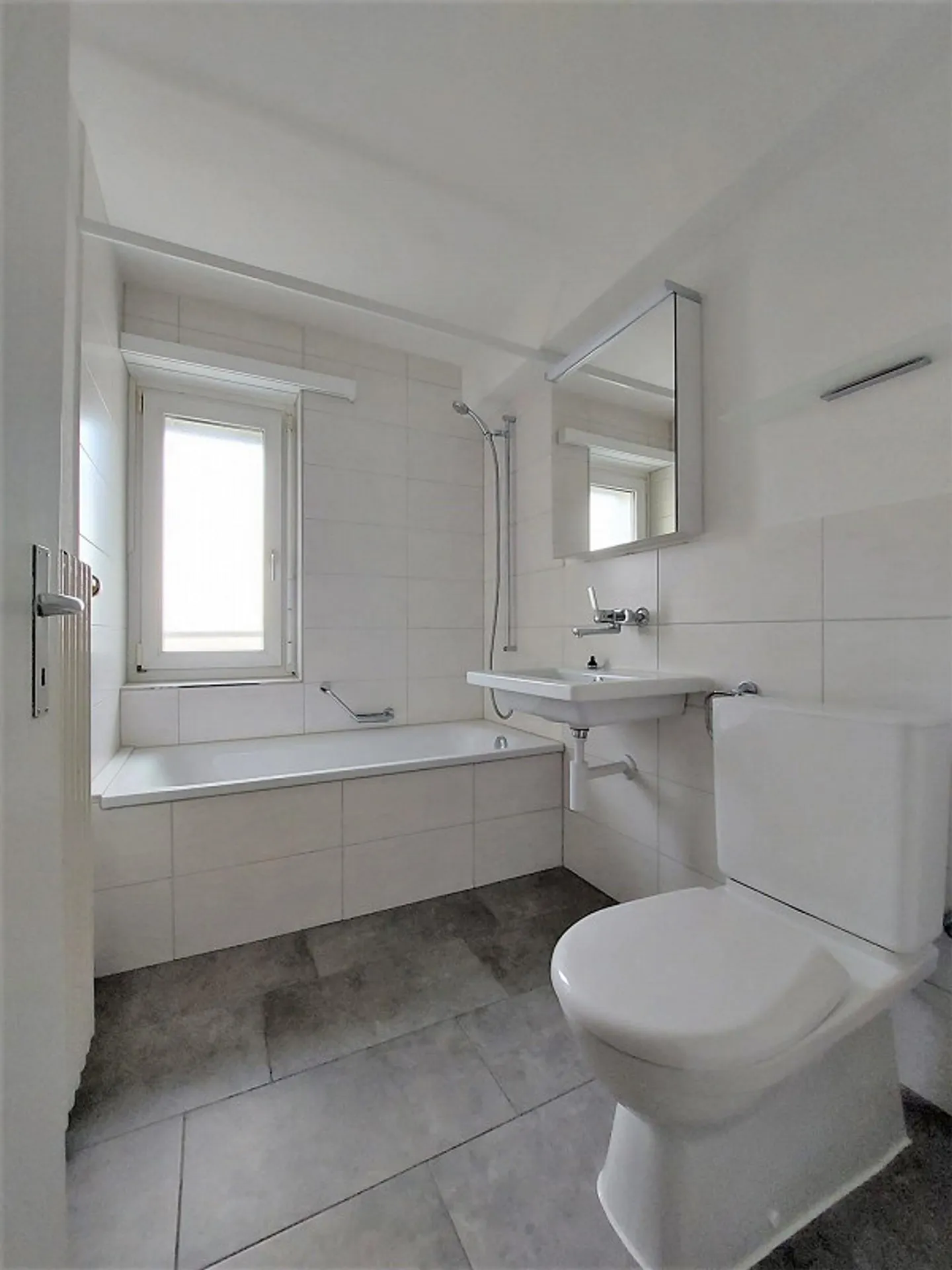 Sanierte Wohnung mit Balkon - Foto 2 von 12