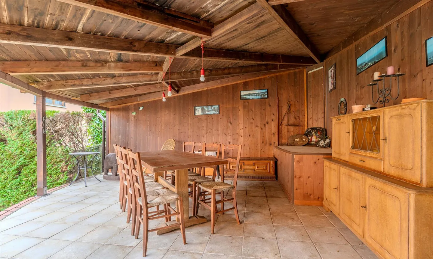 CASA 6,5 STANZE CON GIARDINO E GROTTINO A RIVA SAN VITALE - Foto 5 di 9