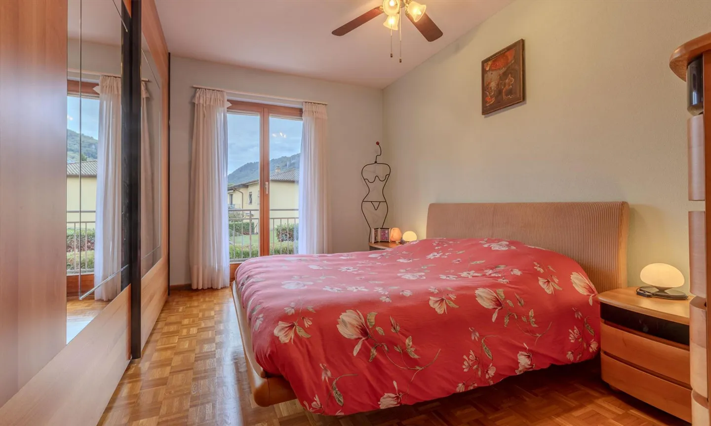 CASA 6,5 STANZE CON GIARDINO E GROTTINO A RIVA SAN VITALE - Foto 7 di 9