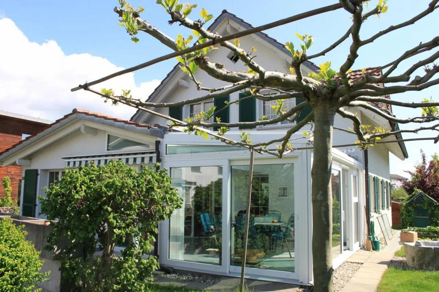Grosses, ruhig gelegenes Einfamilienhaus mit Wintergarten - Foto 2 von 17
