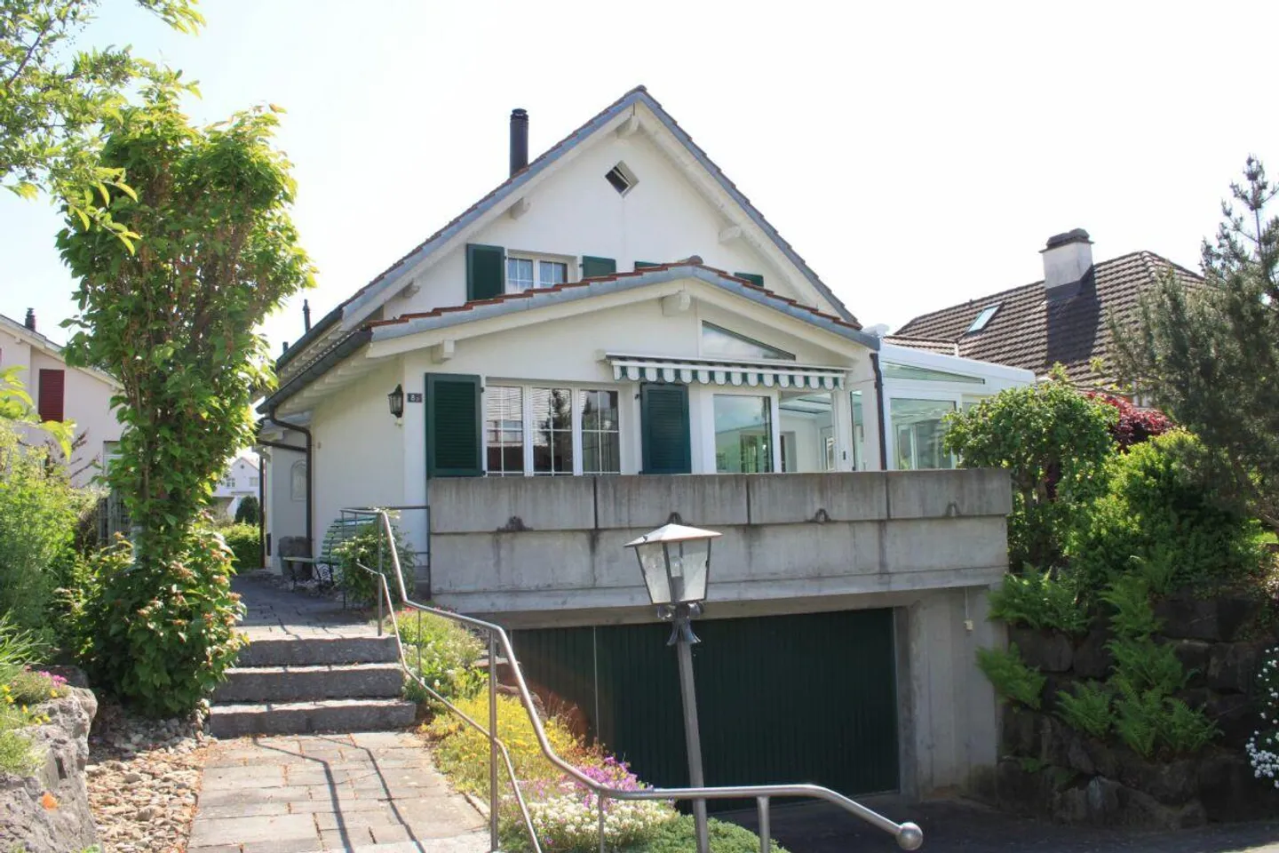 Grosses, ruhig gelegenes Einfamilienhaus mit Wintergarten - Foto 3 von 17