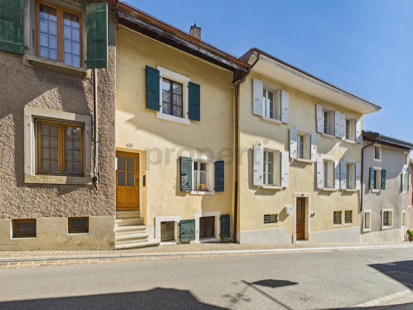 Maison de ville élégamment rénovée - Photo 1 sur 13