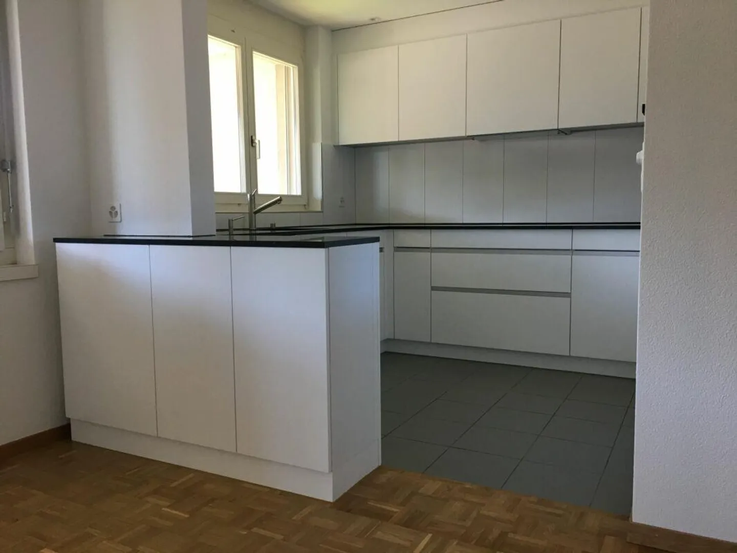 Appartamento 4.5 locali tranquillo con vista verde - Foto 2 di 11