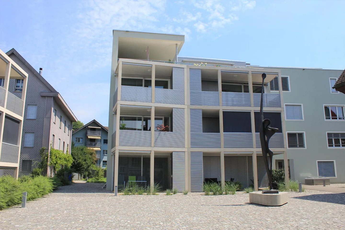 Helle 3.5 Attikawohnung mit Terrasse - Foto 1 von 10