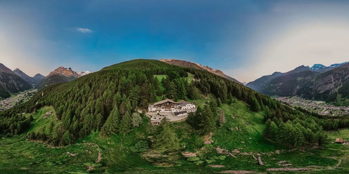 Waldhotel Fletschhorn Saas-Fee an Traumlage! Verkauft. - Foto 1 di 13