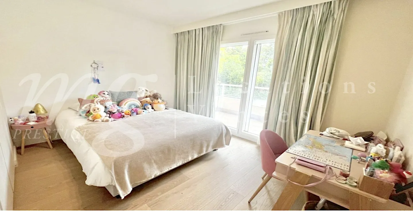 Spacious Apartment with Mountain View - Photo 16 of 16