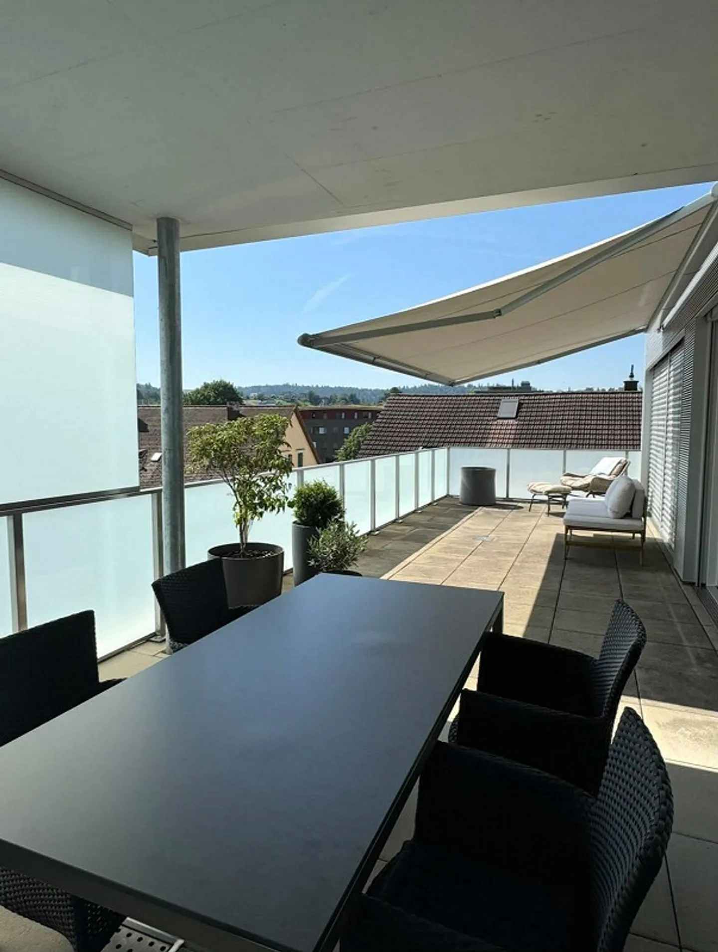 Helle 3.5 Attikawohnung mit Terrasse - Foto 8 von 10