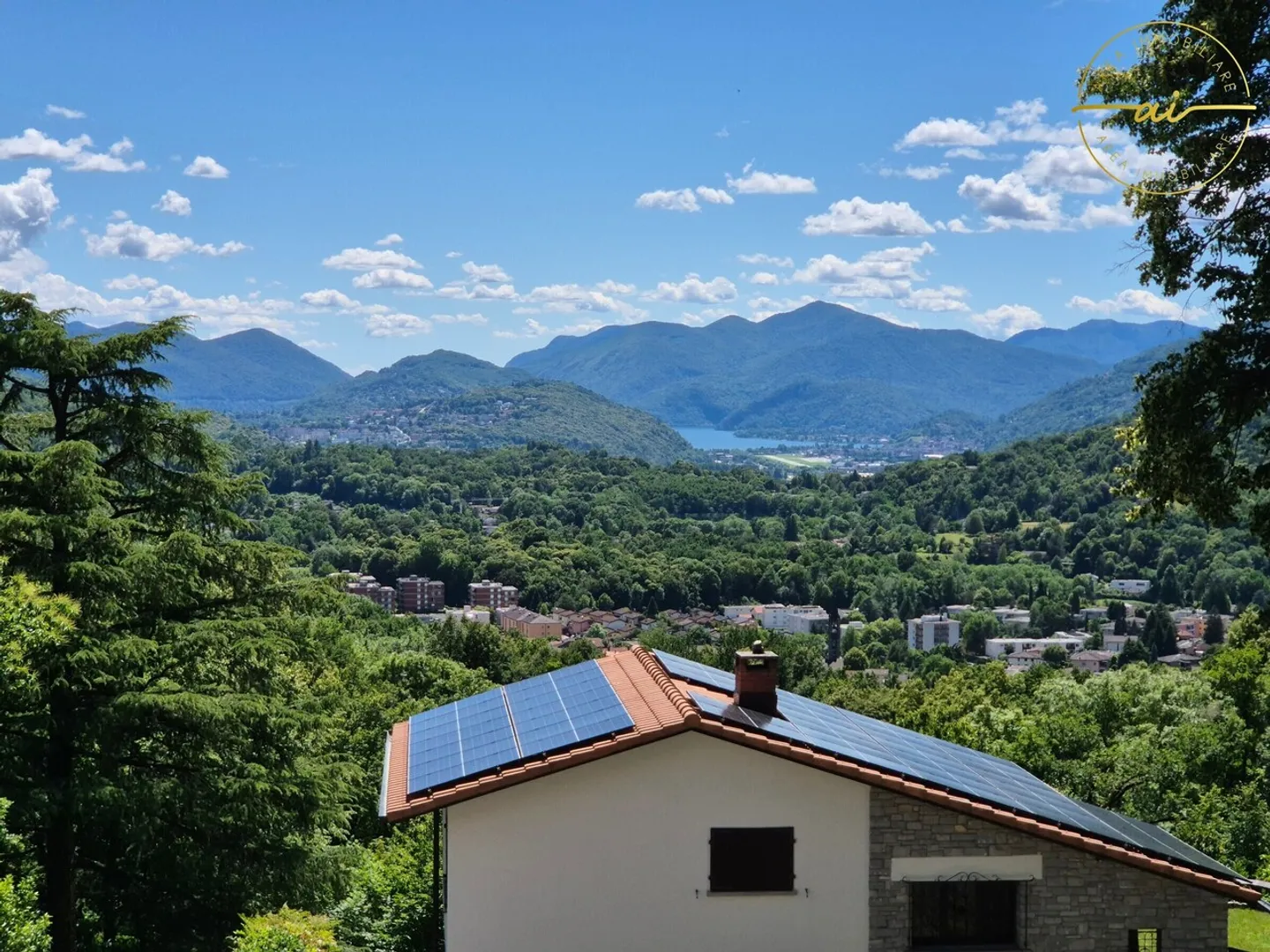 Exklusive 4,5 Zimmer mit Garten und Panoramablick - Foto 2 von 11