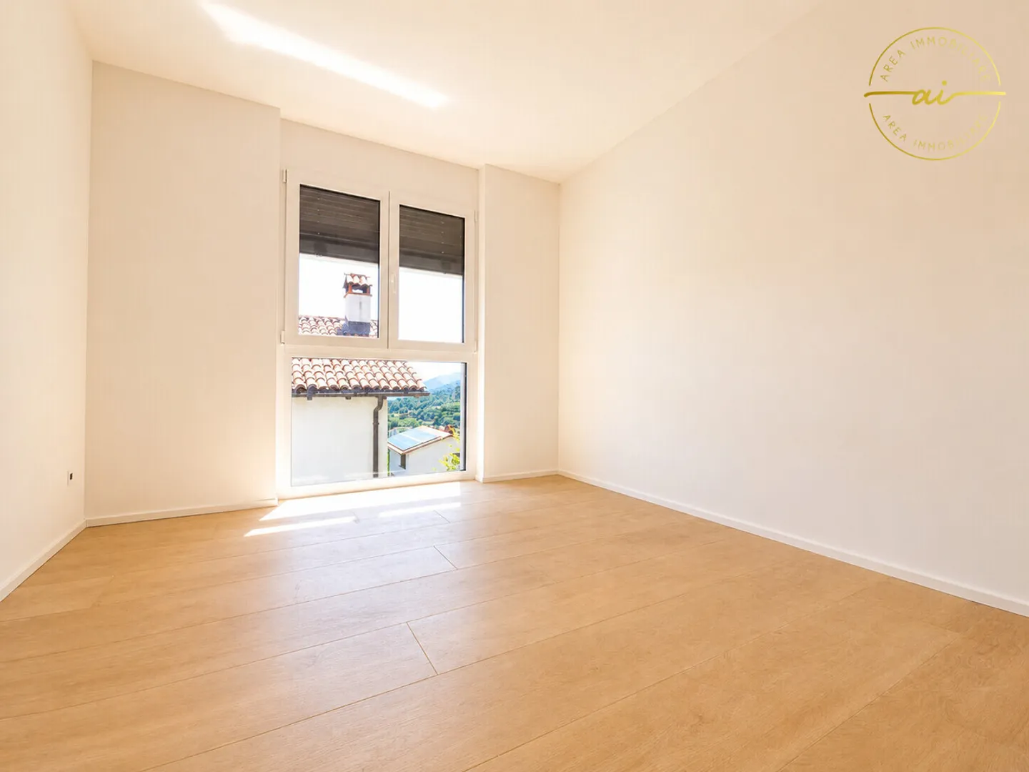 Exklusive 4,5 Zimmer mit Garten und Panoramablick - Foto 6 von 11