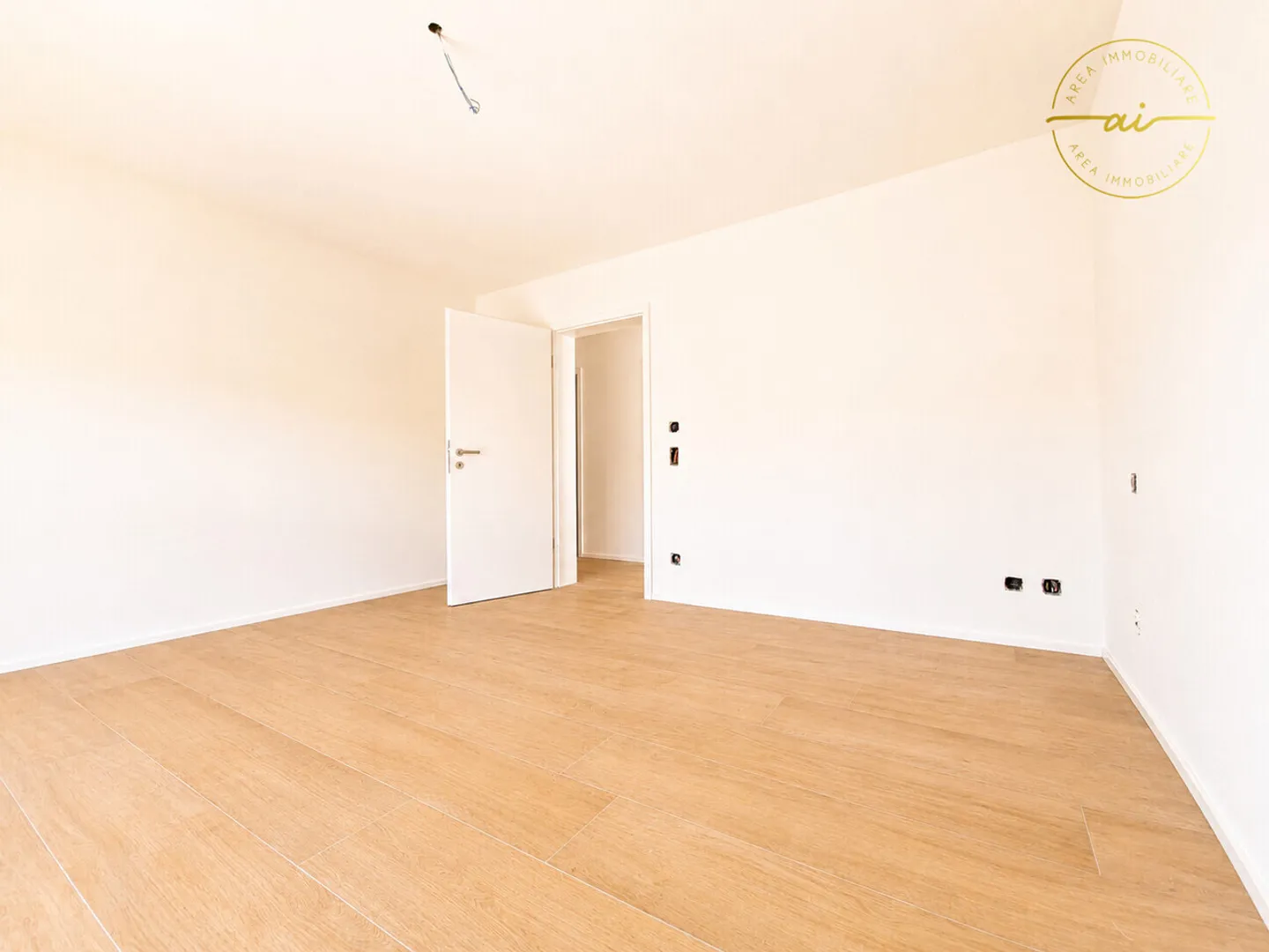 Exklusive 4,5 Zimmer mit Garten und Panoramablick - Foto 9 von 11