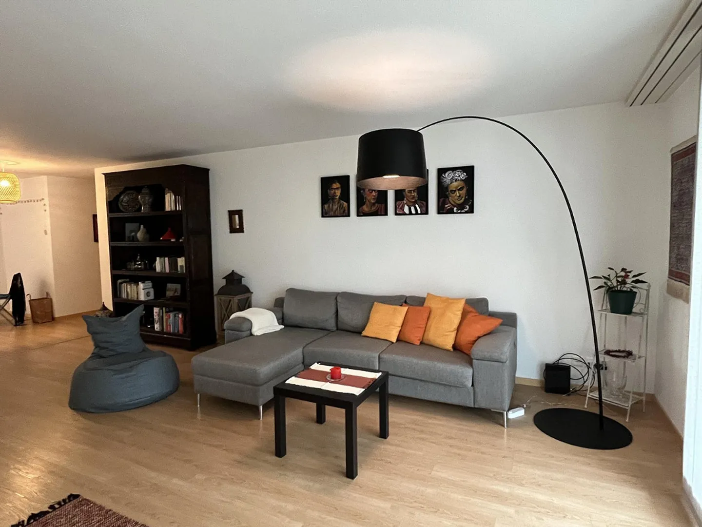 Appartamento 3,5 locali, luminoso e spazioso ad Au ZH, temporaneo e arredato - Foto 1 di 12