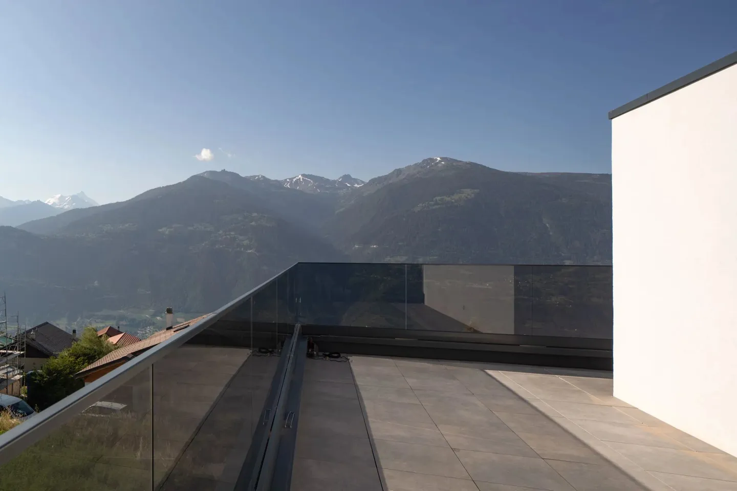 Villa contemporanea con vista sulle Alpi - Foto 3 di 21