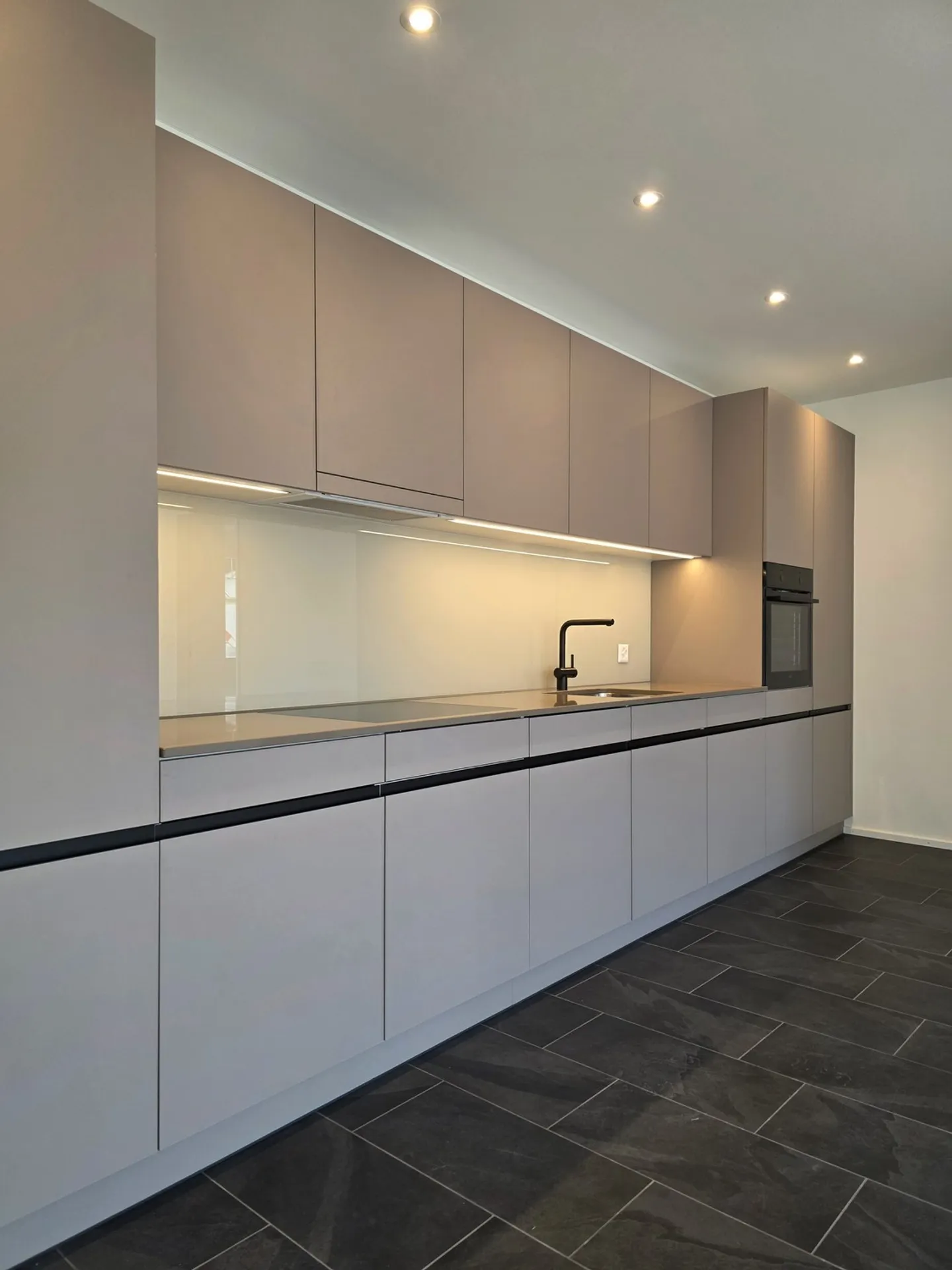 Prima occupazione: Esperienza abitativa esclusiva con soffitti alti e carattere di loft - Foto 9 di 20