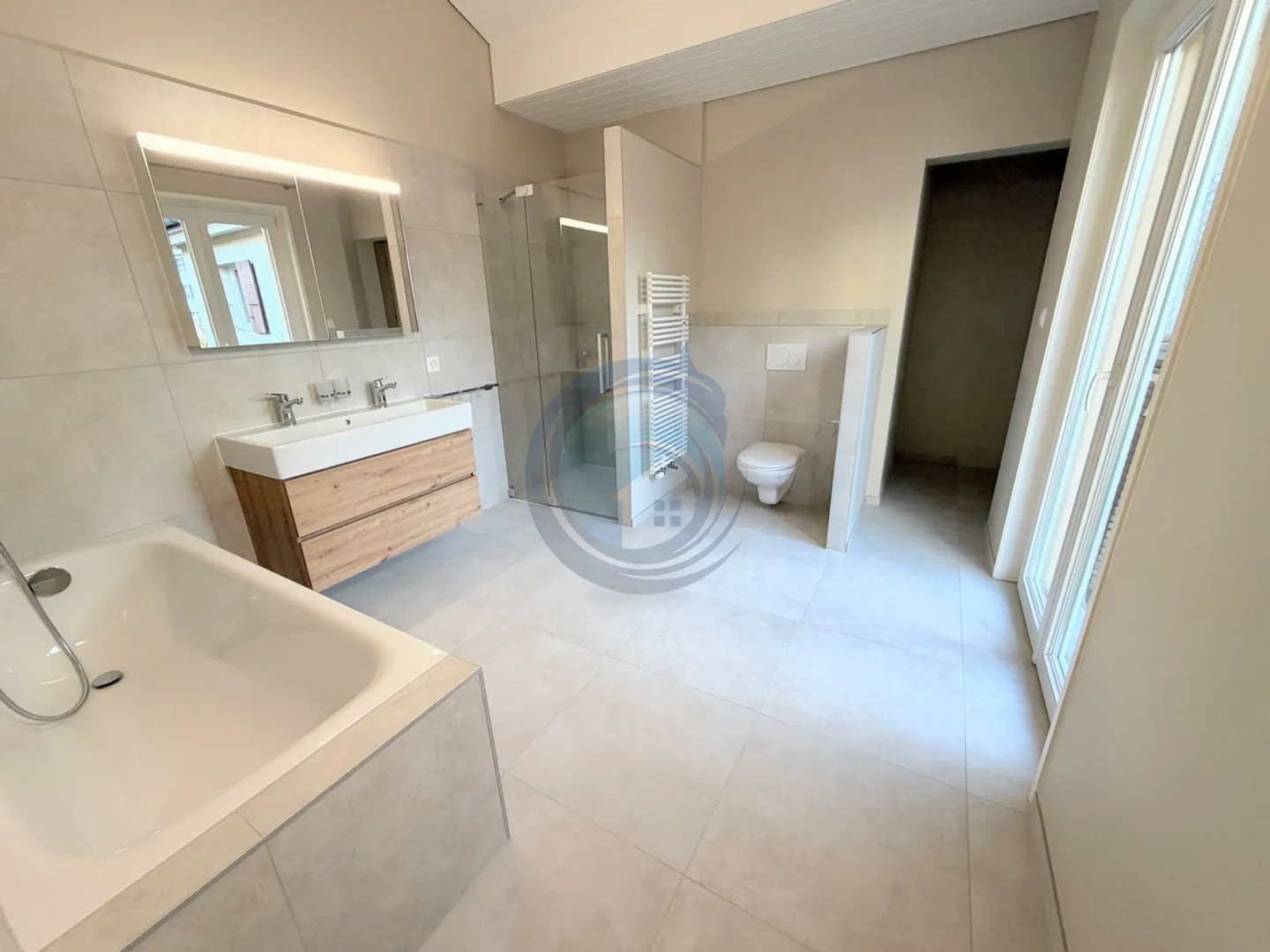 MAGNIFICENT 5.5-ROOM APARTMENT IN THE CENTER - Photo 10 of 25