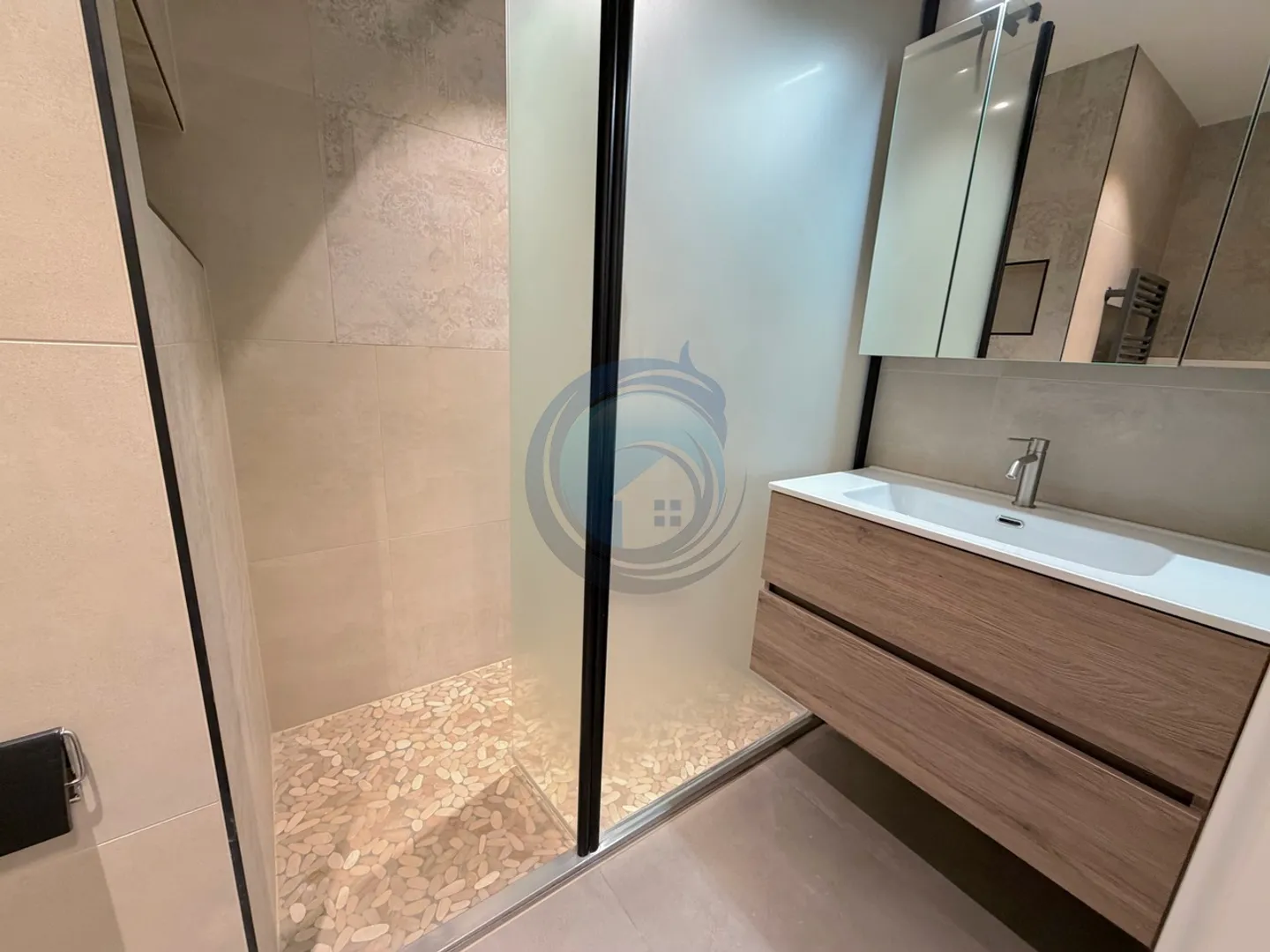 MAGNIFICENT 5.5-ROOM APARTMENT IN THE CENTER - Photo 15 of 25