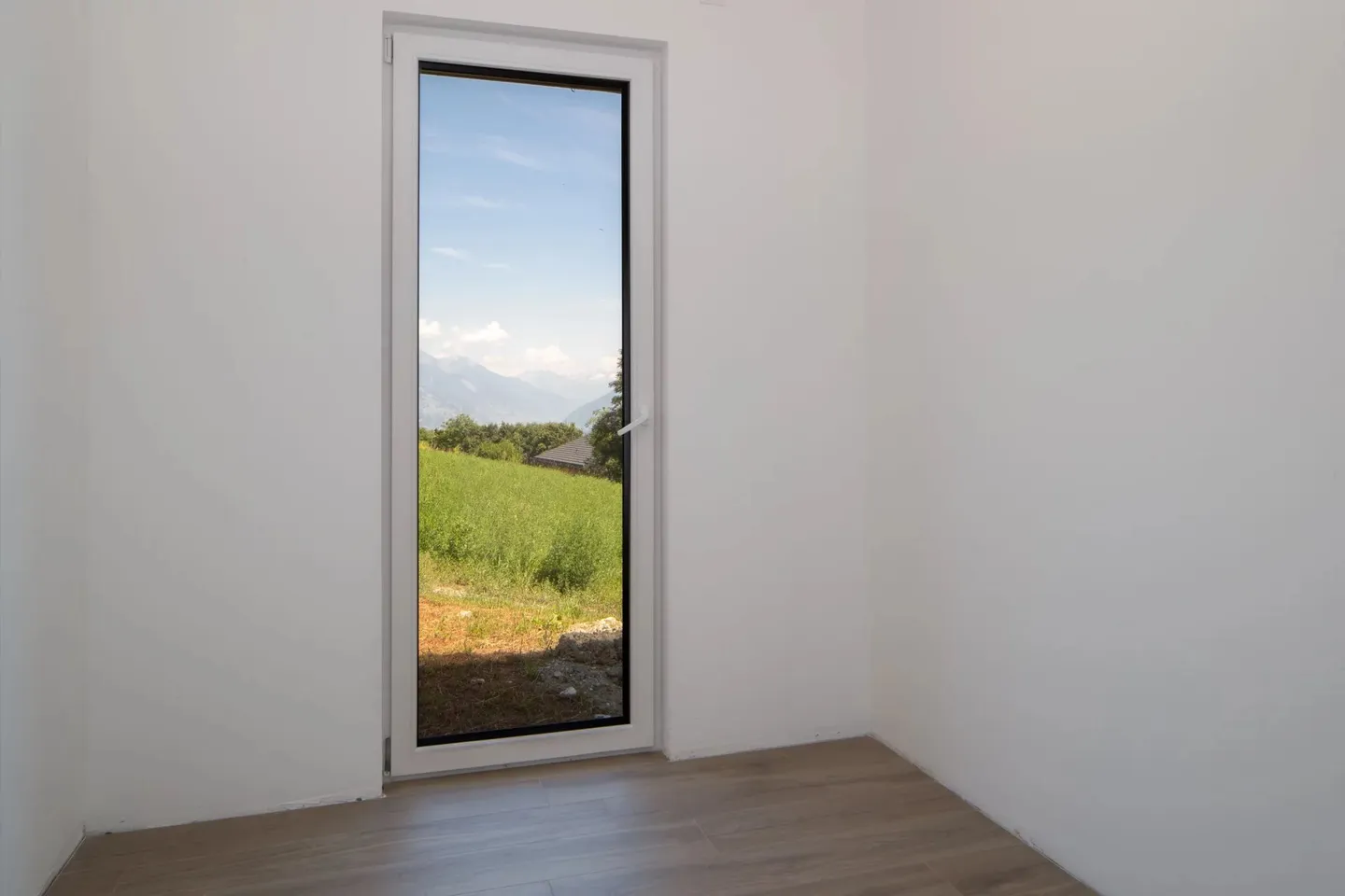 Villa contemporanea con vista sulle Alpi - Foto 10 di 21