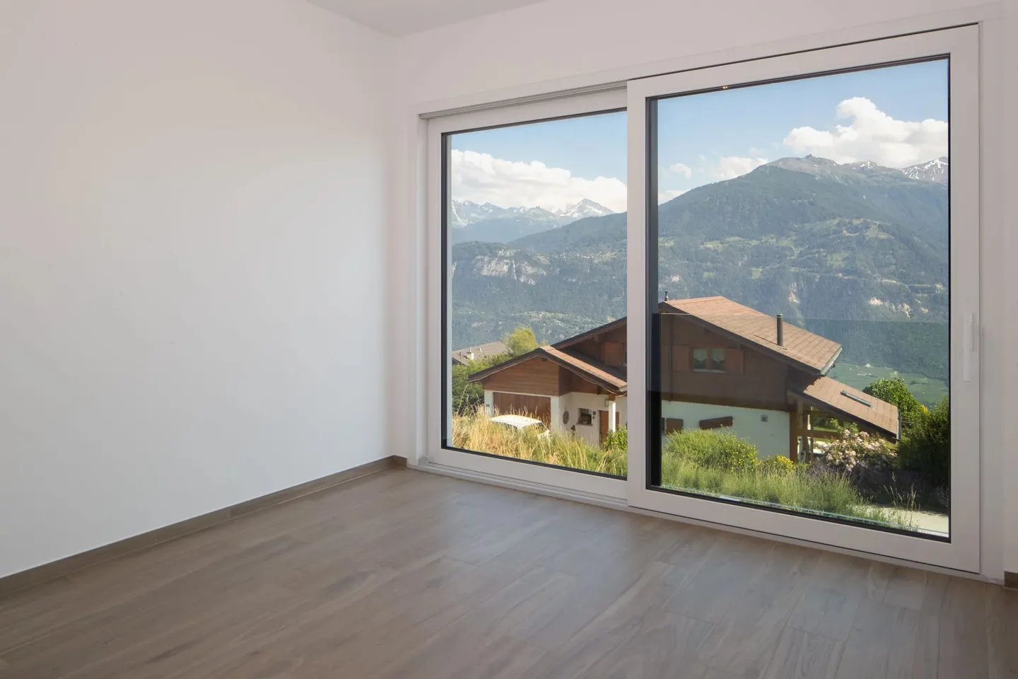 Villa contemporanea con vista sulle Alpi - Foto 9 di 21